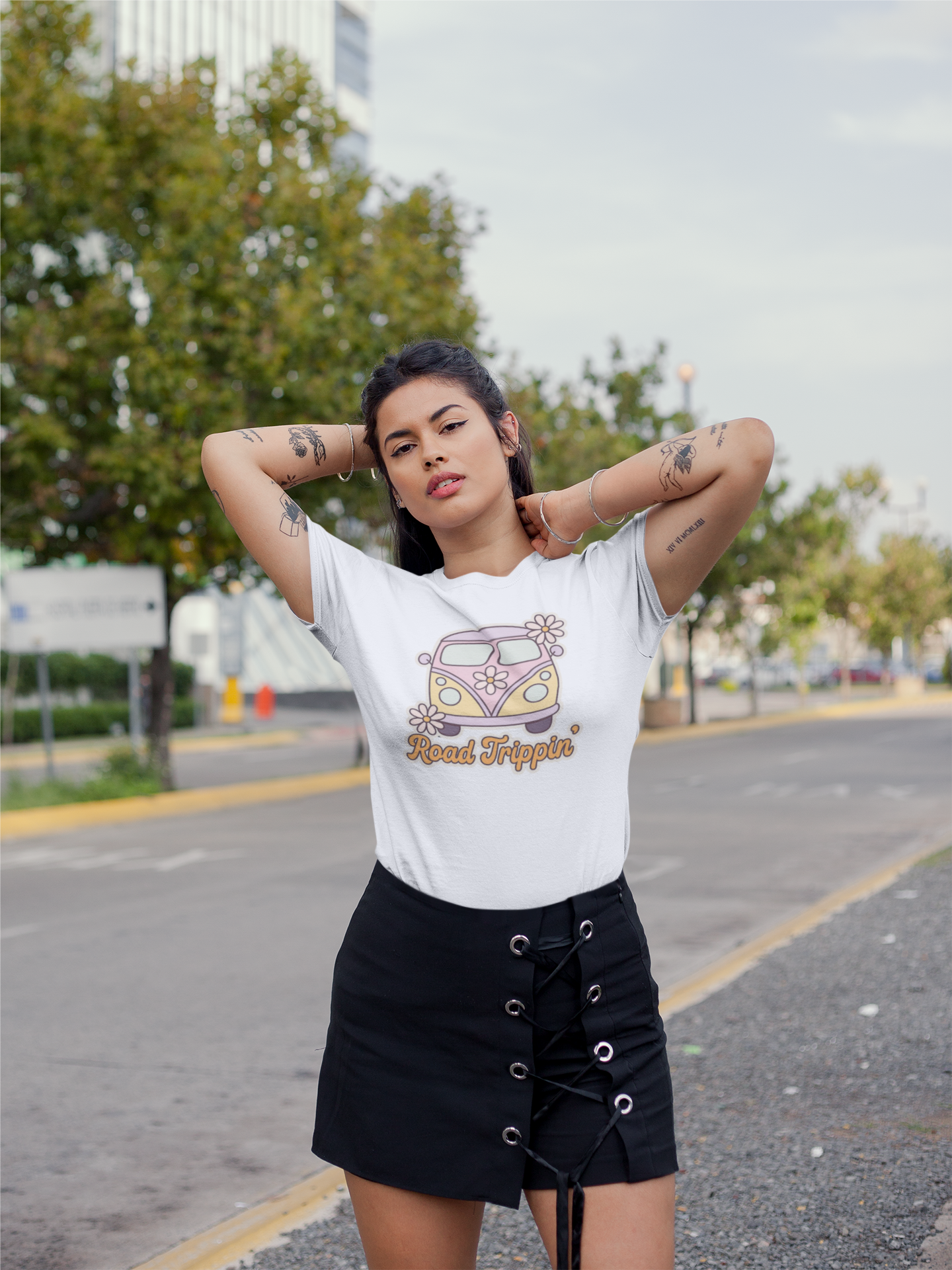 Road Trippin’ – Retro Van Art T-Shirt